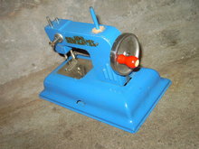 KAYANEE SEW MASTER CHILDS SEWING MACHINE BERLIN GERMANY U S ZONE MARK