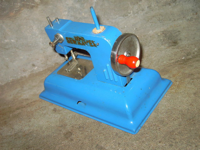 KAYANEE SEW MASTER CHILDS SEWING MACHINE BERLIN GERMANY U S ZONE MARK