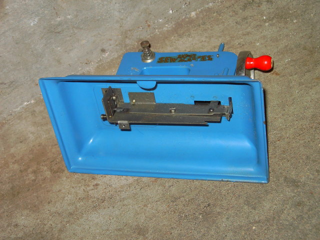 KAYANEE SEW MASTER CHILDS SEWING MACHINE BERLIN GERMANY U S ZONE MARK