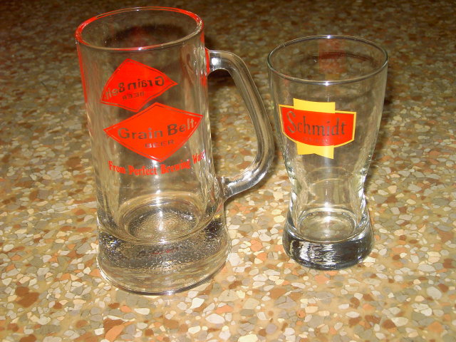 GRAIN BELT SCHMIDT BEER MUG COCKTAIL GLASS TUMBLER CERVEZA BREW ADVERTISING BAR UTENSIL RETRO ERA LOUNGE COLLECTIBLE