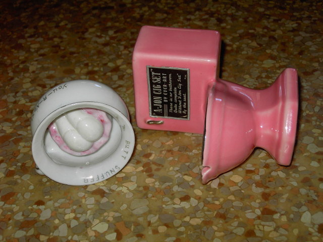 A JON PINK TOILET BATHROOM ASHTRAY CIGARETTE BOX WALL POCKET BUTT SNUFFER THUNDER MUG CHAMBER POT NOVELTY BOWL