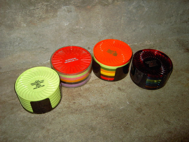 RETRO DRINK COASTER COLORFUL PLASTIC ADVERTISING LOUNGE DISK UTENSIL