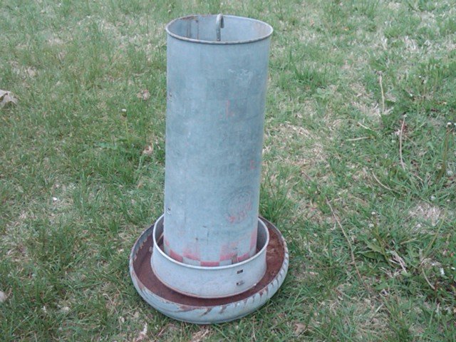 RALSTON PURINA CHICKEN BIRD FEEDER SEED TUBE GALVANIZED STEEL FEED TROUGH FARM POULTRY SHED TOOL