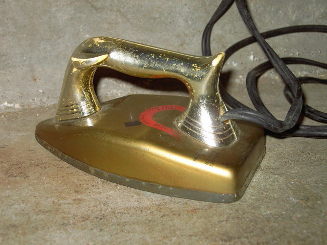 BARBY JO CHILDS IRON ELECTRIC APPLIANCE HOUSEHOLD TOY