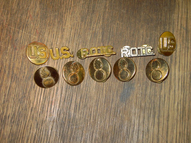 UNITED STATES ARMY BRASS PIN BOMB SQUAD ROTC MILITARY UNIFORM DECORATION