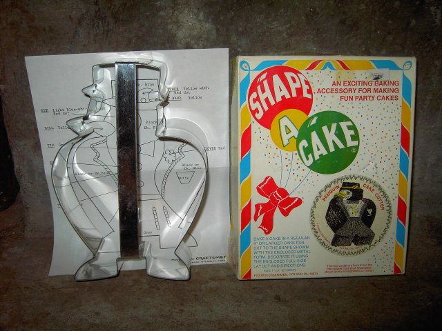 PENGUIN ARCTIC BIRD SHAPE A CAKE CUTTER DESSERT MOLD CATERER PARTY PLANNER KITCHEN BAKING UTENSIL