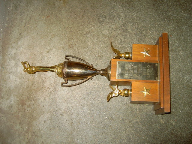 ELKS GOLF TOURNAMENT GOLFER TROPHY GOLFING AWARD CUP 1954 DATED MANTLE DECORATION