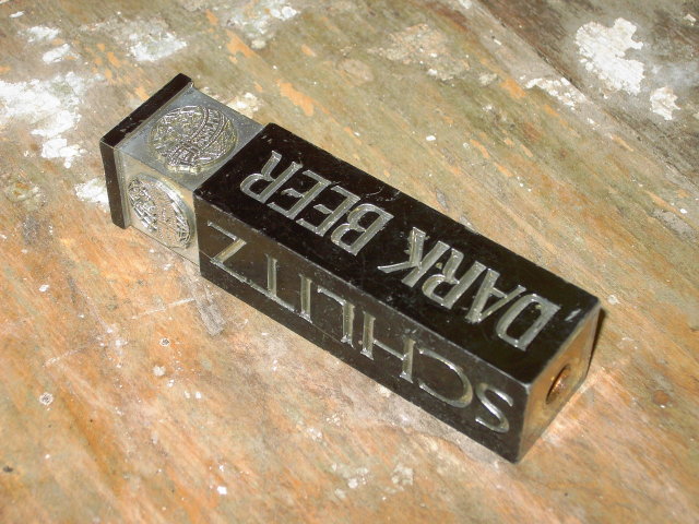 SCHLITZ DARK BEER ADVERTISING KEG TAP HANDLE BAR ACCESSORY