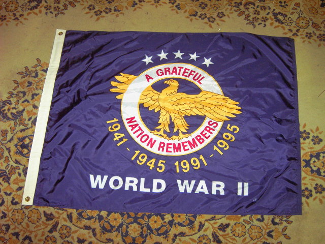 WORLD WAR TWO COMMEMORATIVE SOLDIER FLAG GRATEFUL NATION REMEMBERS UNITED STATES MILITARY BANNER