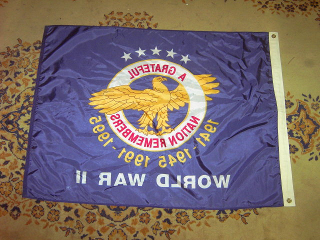 WORLD WAR TWO COMMEMORATIVE SOLDIER FLAG GRATEFUL NATION REMEMBERS UNITED STATES MILITARY BANNER