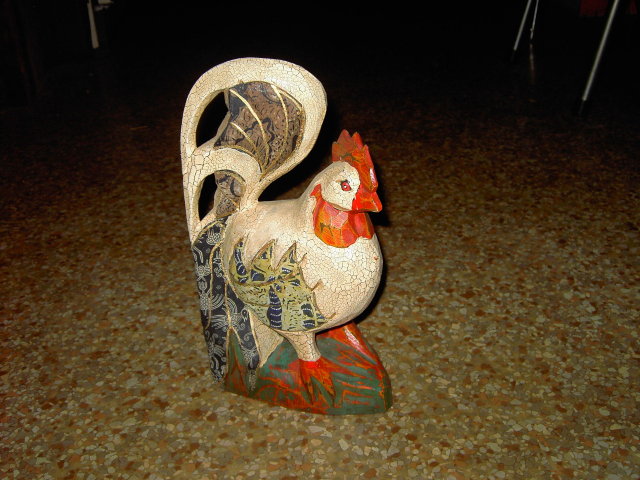 WOODEN ROOSTER CHICKEN FIGURINE STATUE