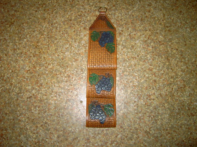TOOLED LEATHER WINE BOTTLE HOLDER WALL RACK STRAP