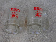 SHARKEYS PIZZA PARLOR WICHITA KANSAS ADVERTISING GLASS BEER MUG LOUNGE BAR TANKARD