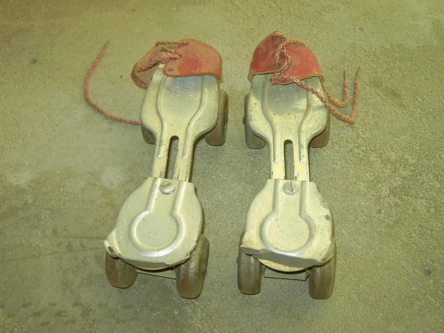 CHILDRENS TOY ROLLER SKATES MARVEL GLOBE UNION MILWAUKEE WISCONSIN ADVERTISING TOY WHEELS