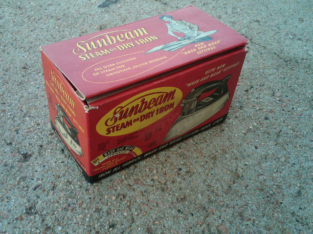 SUNBEAM STEAM DRY IRON ADVERTISING CARDBOARD BOX HOUSEHOLD APPLIANCE STORAGE CRATE