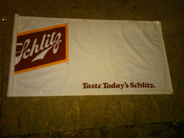 SCHLITZ BEER ADVERTISING BANNER PLASTIC SIGN DORM ROOM WALL DECORATION