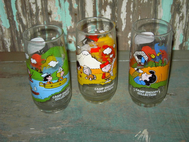 PEANUTS CAMP SNOOPY CARTOON GLASS TUMBLER MCDONALDS FAST FOOD CUP