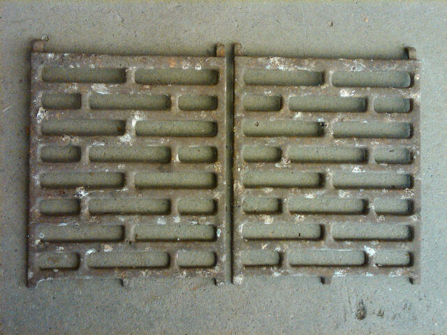 CAST IRON FURNACE HEATER GRATE DECORATIVE METAL TRIVET PLATE