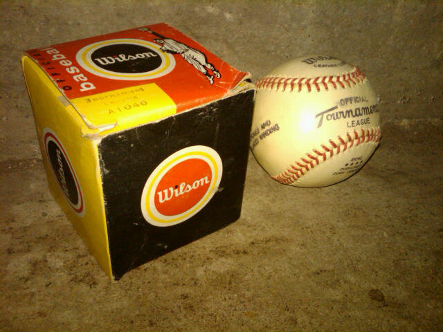 OFFICIAL TOURNAMENT LEAGUE BASEBALL SPORT EQUIPMENT WILSON CARDBOARD BOX