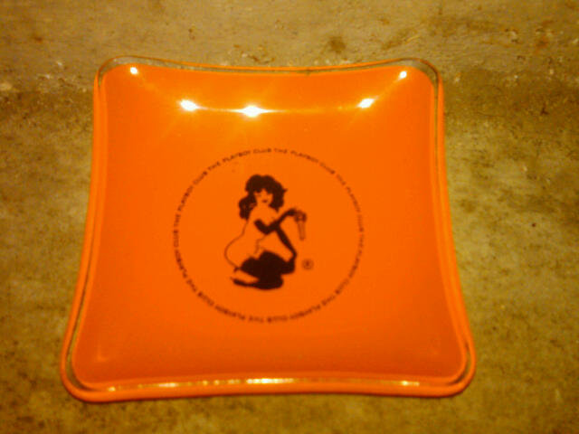 PLAYBOY CLUB SEXY PIN UP GIRL ORANGE BLACK PAINTED GLASS ASHTRAY DRINK COASTER