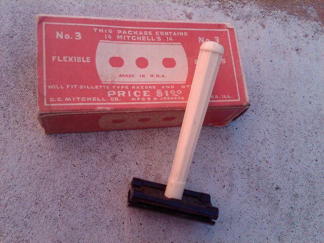 BARBER BLADE SLANT STROKE BAKELITE DOUBLE EDGE RAZOR BEARD SHAVER MITCHELL COMPANY AURORA ILLINOIS ADVERTISING CARDBOARD BOX
