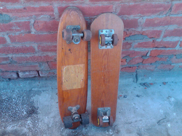 RETRO WOOD SKATEBOARD STEEL RUBBER WHEEL ROLLING BOARD TOY