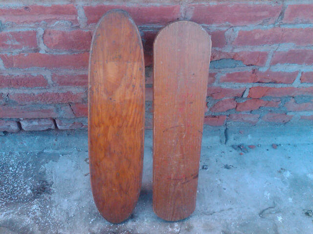RETRO WOOD SKATEBOARD STEEL RUBBER WHEEL ROLLING BOARD TOY