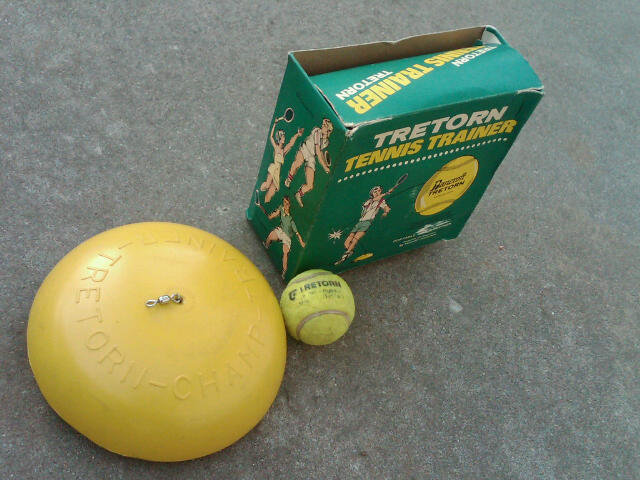 BANCROFT TRETORN COURT COLLECTIBLE EQUIPMENT TENNIS BALL TRAINER WOONSOCKET RHODE ISLAND BOX SWEDEN YELLOW RUBBER STAND