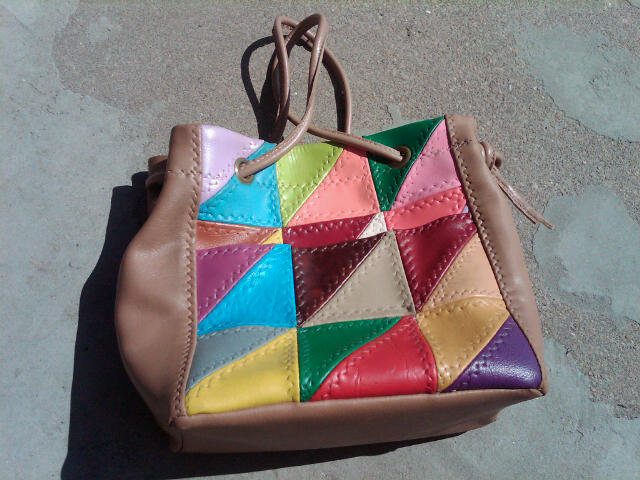 COLORFUL RAINBOW VINYL PURSE RETRO HANDBAG TOTE HAYGOOD TIGARD OREGON ADVERTISING TAG