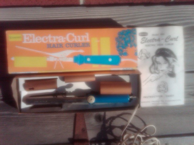 Electra Curl Retro Hair Curler Beauty Tool Standard Whitman Massachusetts Original Box