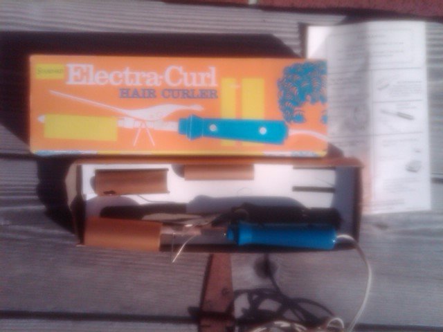 Electra Curl Retro Hair Curler Beauty Tool Standard Whitman Massachusetts Original Box