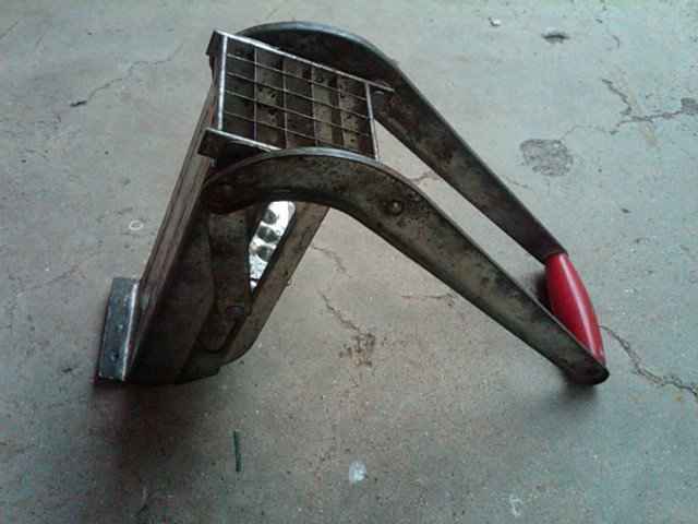 VILLA POTATO CHIPPER FRENCH FRY CUTTER VEGETABLE DICER CUBER HAND OPERATED GADGET STEEL KITCHEN TOOL DEPRESSION ERA FOOD PREPARATION UTENSIL