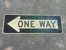 ONE WAY ARROW HIGHWAY ROAD SIGN STEEL WALL DECORATION DORM ROOM FIXTURE