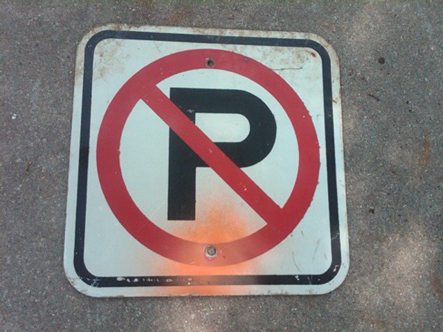 NO PARKING ROAD HIGHWAY SIGN STEEL WALL DECORATION DORM ROOM FIXTURE