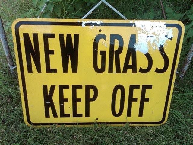 NEW GRASS KEEP OFF LANDSCAPE SIGN LAWN GARDEN ORNAMENT DORM ROOM WALL DECORATION
