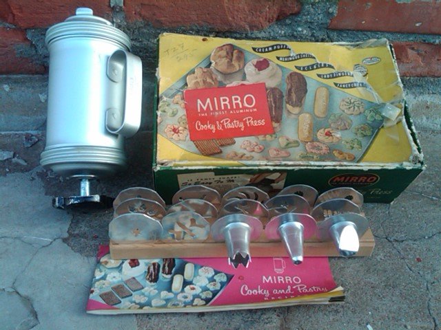 MIRRO COOKY PASTRY PRESS DESSERT BISCUIT MAKING UTENSIL KITCHEN TOOL FORMING PLATE DECORATOR DISKS INSTRUCTION PAMPHLET BOX