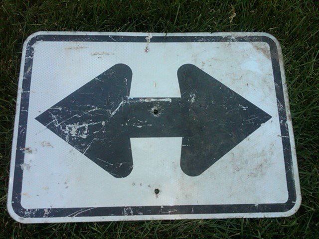 TWO WAY ARROW HIGHWAY ROAD SIGN BLACK SILVER WALL DECORATION DORM ROOM DOOR ORNAMENT