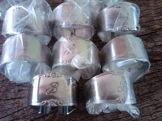 STAINLESS STEEL NAPKIN RING LINEN CLOTH HOLDER TABLE UTENSIL LETTER B MONOGRAM ENGRAVED
