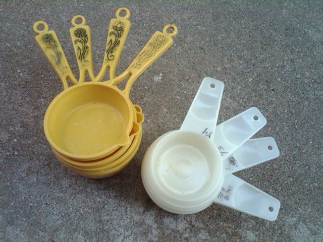 TUPPERWARE MEASURING CUP SET RETRO DRY INGREDIENT SCOOP KITCHEN UTENSIL TOOL
