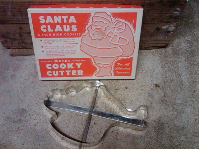 CHRISTMAS SANTA CLAUS COOKIE PASTRY CUTTER 8 INCH LARGE SIZE ORIGINAL CARDBOARD HOLIDAY GIFT BOX
