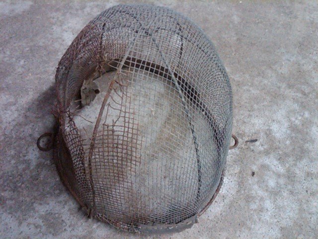 CALF WEAN STEEL MESH BASKET MAMMAL ANIMAL WEANLING UTENSIL FARM RANCH TOOL GARDEN FLORAL FLOWER DISPLAY PIECE