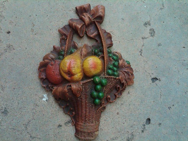 ORNAWOOD FRUIT BASKET WALL PLAQUE SIMULATED WOOD ORNAMENT DECORATION