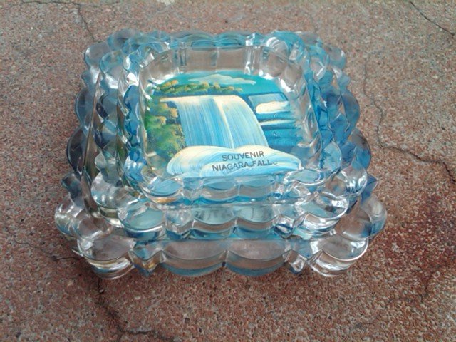 NIAGARA FALLS HAND PAINTED GLASS ASHTRAY SOUVENIR DISH DRESSER DESKTOP TRAY