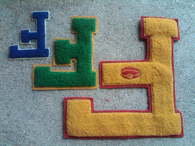 VARSITY LETTER F HIGH SCHOOL JACKET PATCH FOOTBALL SPORT ACHIEVEMENT AWARD APPAREL ACCESSORY