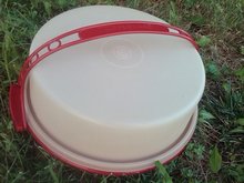 Retro Red Plastic Tupperware Pie Caddy Cake Dessert Carrier Bakery Transport Tub