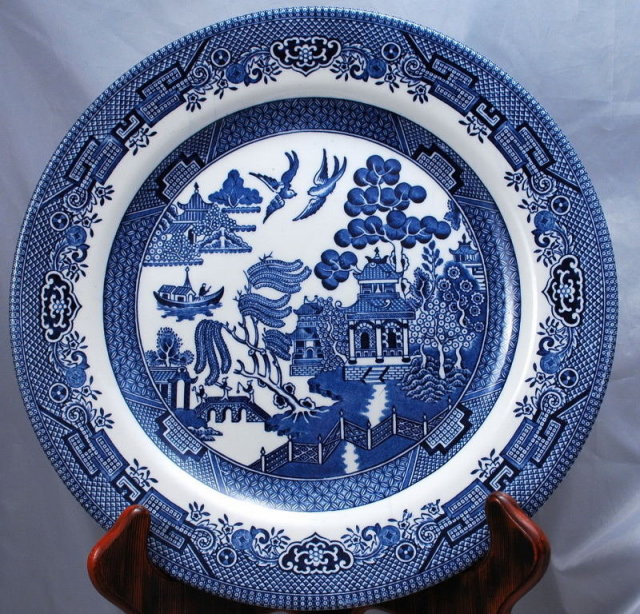 4 BLUE WILLOW PLATES Churchill Staffordshire 10