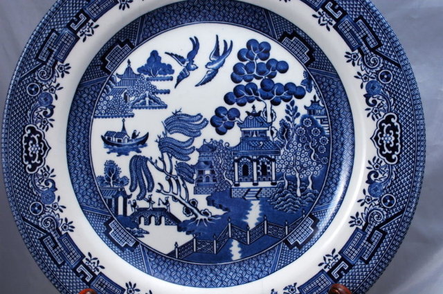 4 BLUE WILLOW PLATES Churchill Staffordshire 10