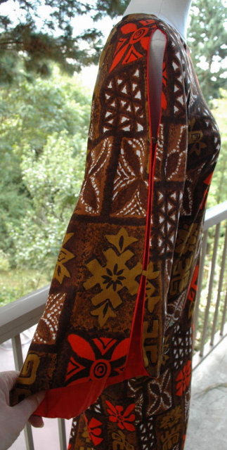 Pomare'Tahiti Retro Hawaiian Barkcloth Dress Slit Open Shoulders and Flared Sleeves