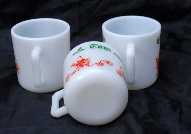 3 Vintage Tom and Jerry Anchor Hocking Christmas Mugs