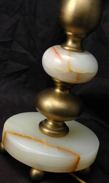 Vintage ! Mexican Onyx Brass Table Dresser Lamp Vintage